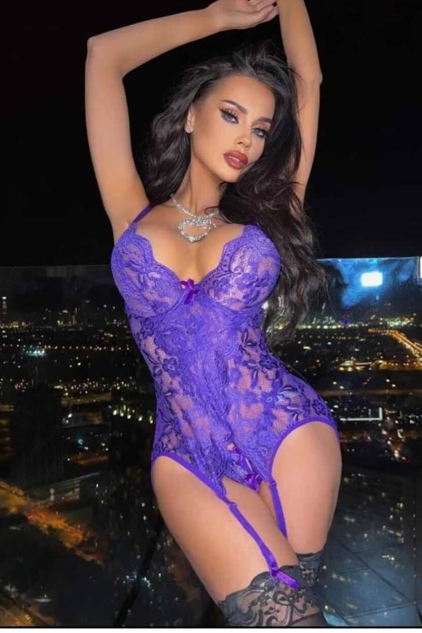 Beylikdüzü Escort Bayan Ayşeyle Çılgın Bir Gecenin Keyfini Çıkarın