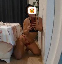 Beylikdüzü Escort Ayşe Mükemmel Sevişiyor